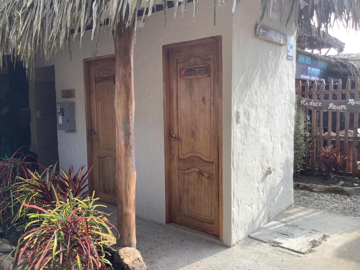 Tres Palmas Hotel Montañita Екстериор снимка