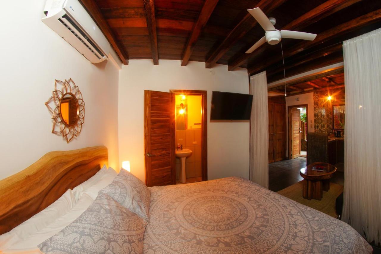 Tres Palmas Hotel Montañita Екстериор снимка