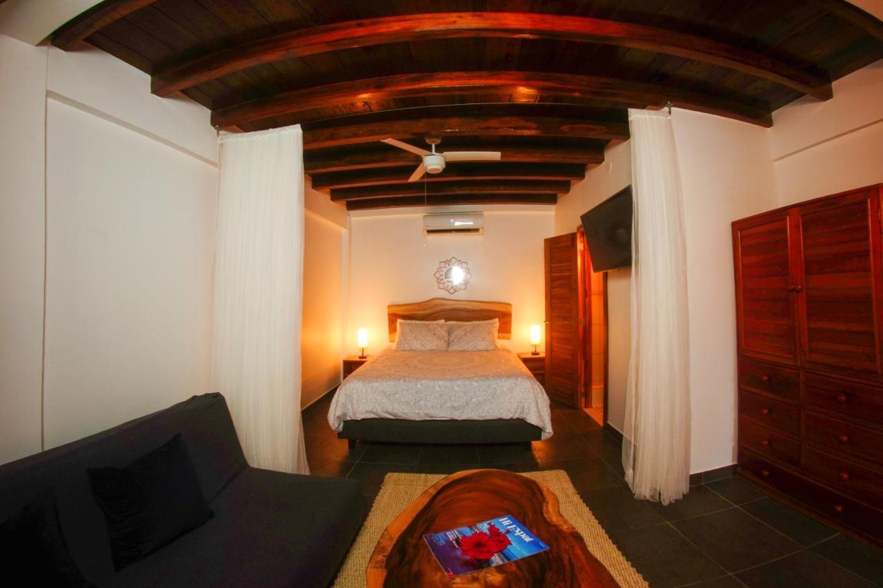 Tres Palmas Hotel Montañita Екстериор снимка