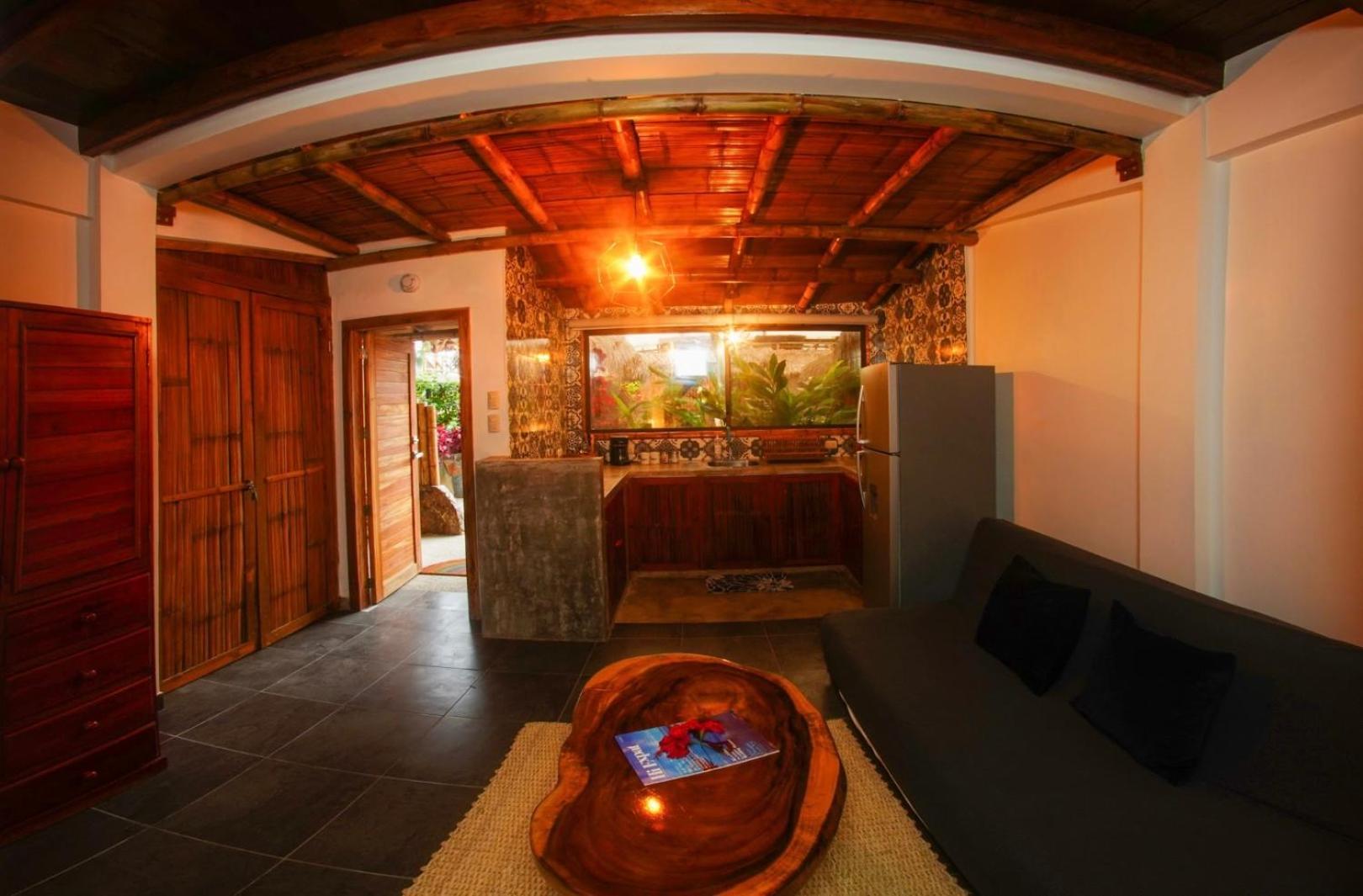 Tres Palmas Hotel Montañita Екстериор снимка
